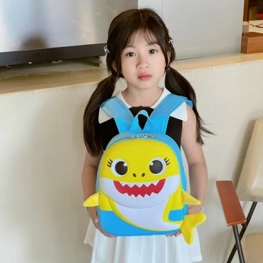 Ba lô cá mập hoạt hình dễ thương, nhẹ rộng rãi, chất lượng cao cho trẻ – du lịch, đi học, phiêu lưu 7
