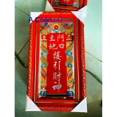 Bài Vị Bàn Thiên Thổ Địa Ông Táo Màu Đỏ Chữ Vàng - Ship Hoả Tốc Giao Trong 2h Giá 39.000₫ 9 Bài Vị Bàn Thiên Thổ Địa Ông Táo Màu Đỏ Chữ Vàng - Ship Hoả Tốc Giao Trong 2h Giá 39.000₫ 9