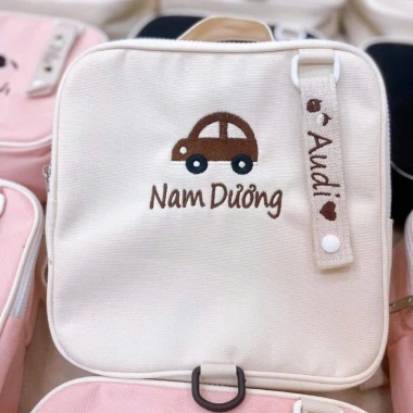 Balo Dáng Vuông Thêu Tên và Tag Mẫu Giáo Đi Học Cho Bé Trai Gái BLT-05 Giá 215k 10