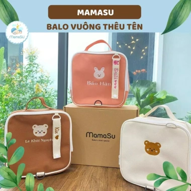 Balo thêu tên bé Hàn Quốc mẫu giáo, chống thất lạc, tặng gấu bông - Balo bỉm sữa