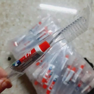 Bàn chải đánh răng cán trong cước mềm đóng túi Nilong - Gói 100 chiếc cho khách sạn, nhà nghỉ, giá chỉ 115.000₫ 2