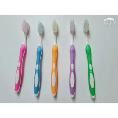 Bàn chải đánh răng SURFF hộp nhựa lông mềm mại cho người lớn - Du lịch tiện lợi giá 12.500 VND 5 Bàn chải đánh răng SURFF hộp nhựa lông mềm mại cho người lớn - Du lịch tiện lợi giá 12.500 VND 5
