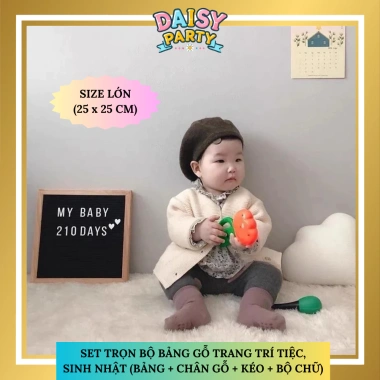 Bảng Gỗ Trang Trí Sinh Nhật Đầy Tháng 25x25 - Decor Nhà Cửa, Chữ, Chân Gỗ, Kéo và Túi 2