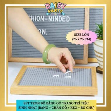 Bảng Gỗ Trang Trí Sinh Nhật Đầy Tháng 25x25 - Decor Nhà Cửa, Chữ, Chân Gỗ, Kéo và Túi 7