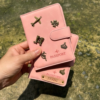 Bao da hộ chiếu Màu 21 Quai gài Hồng Retro - PU cao cấp, ngăn phụ thẻ giấy tờ 6 Bao da hộ chiếu Màu 21 Quai gài Hồng Retro - PU cao cấp, ngăn phụ thẻ giấy tờ 6