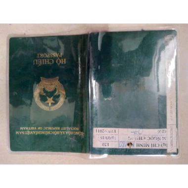 Bìa hộ chiếu dày dặn 2 chiếc Vỏ bọc bảo vệ chắc chắn sang trọng giá 18.000₫ 3