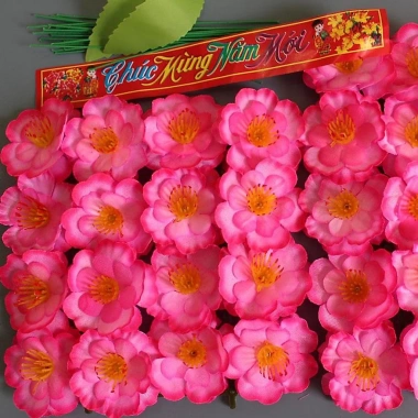 Bịch 40 bông mai đào giả và lá kẽm trang trí Tết giá ưu đãi 29k 6