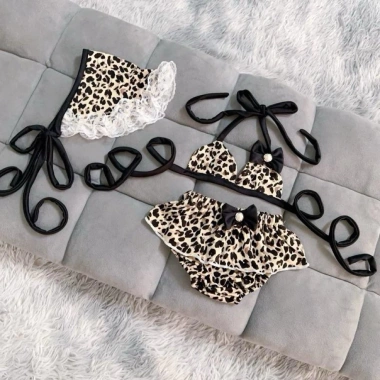 Bikini bé gái dây nơ màu đen kèm khăn - Giá giảm 109.000đ, siêu dễ thương