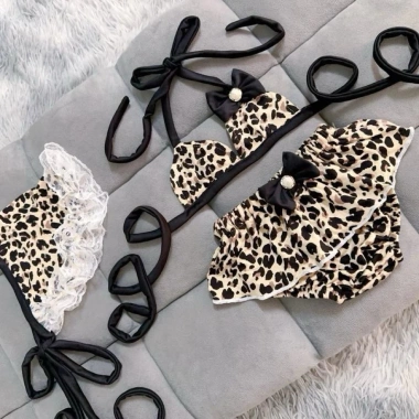 Bikini bé gái dây nơ màu đen kèm khăn - Giá giảm 109.000đ, siêu dễ thương 5 Bikini bé gái dây nơ màu đen kèm khăn - Giá giảm 109.000đ, siêu dễ thương 5