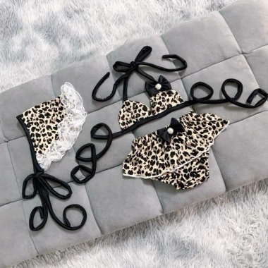 Bikini bé gái dây nơ màu đen kèm khăn - Giá giảm 109.000đ, siêu dễ thương