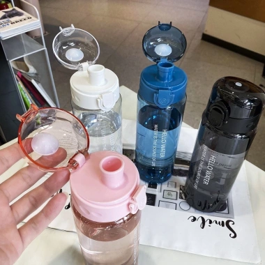 Bình đựng nước Hello Water 780ml cao cấp nhỏ gọn siêu xinh - Giá ưu đãi 58.000₫ 4
