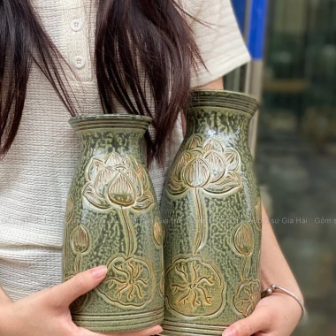 Bình hoa chuông gốm Bát Tràng cao cấp họa tiết sen nổi H30 - Giá 100.000 VND 2 Bình hoa chuông gốm Bát Tràng cao cấp họa tiết sen nổi H30 - Giá 100.000 VND 2