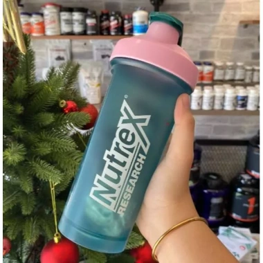 Bình lắc Nutrex 700ml - Nước mát, phù hợp tập gym và thể thao, giá chỉ 70.000₫