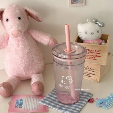Bình Nước Hello Kitty Dung Tích Lớn Chịu Nhiệt, Phù Hợp Học Tập, Làm Việc, Du Lịch - Giá Ưu Đãi 56.800 VND