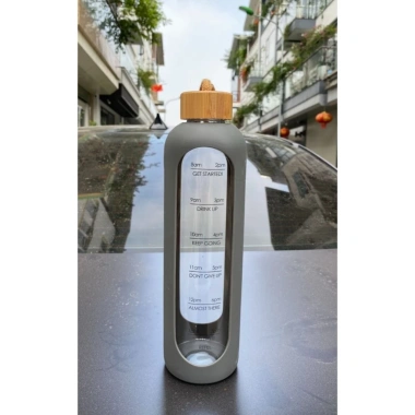Bình Thủy Tinh 1L Chịu Nhiệt Bọc Silicon, Vạch Chia Thời Gian Tiện Lợi - Giá 189.000đ