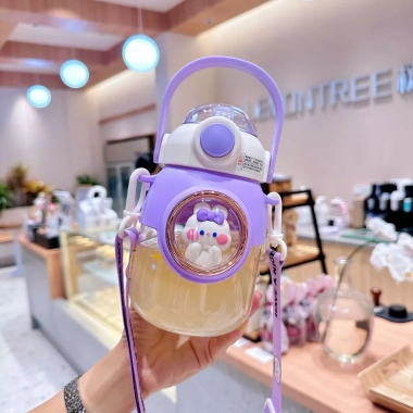 Bình uống nước trẻ em 820ml màu tím họa tiết dễ thương, cao cấp, ống hút silicon - 94.900₫