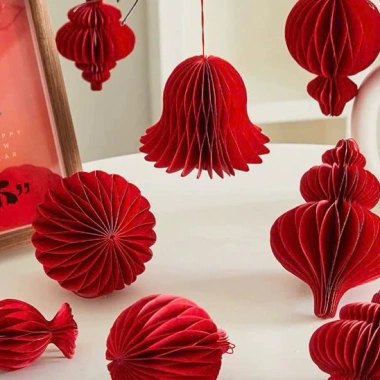 Bộ 10 phụ kiện decor treo Tết giấy tổ ong đỏ – tạo điểm nhấn không gian, chỉ 55.600₫