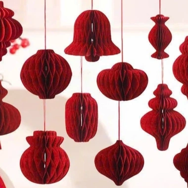 Bộ 10 phụ kiện decor treo Tết giấy tổ ong đỏ – tạo điểm nhấn không gian, chỉ 55.600₫ 6 Bộ 10 phụ kiện decor treo Tết giấy tổ ong đỏ – tạo điểm nhấn không gian, chỉ 55.600₫ 6
