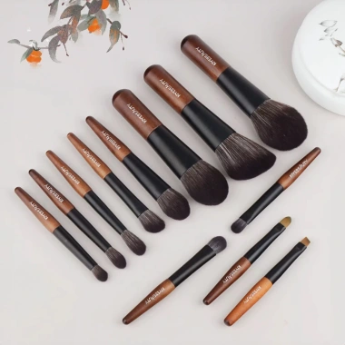 Bộ 12 Cọ Trang Điểm Mini KIYE Chuyên Nghiệp – Tiện Lợi, Kèm Túi Đựng, Giá Chỉ 239.000₫