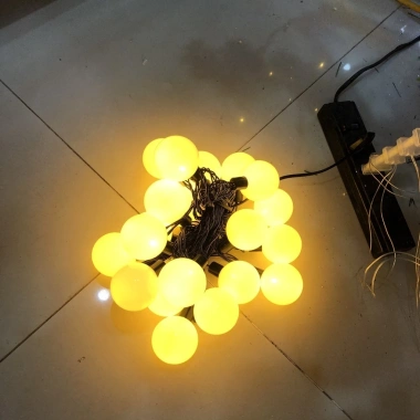 Bộ 20 đèn tròn 4,5cm ánh sáng vàng 10m - Trang trí Giáng sinh, Noel, Tết, giá 120.000đ