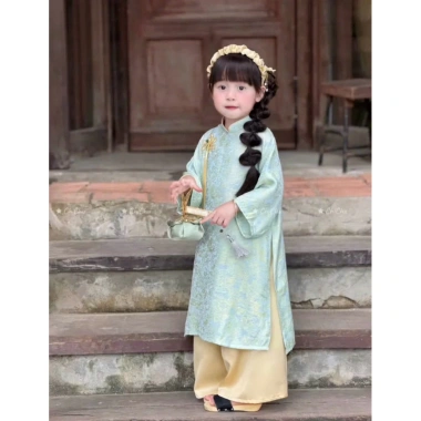Bộ 3 chi tiết áo dài lụa bé gái - 2 tà, quần lụa, mấn hồng nhạt ánh kim - Đồ chơi & mặc Tết giá ưu đãi 200.000₫