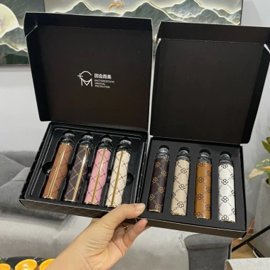 Bộ 4 Bàn Chải Hoàng Gia Nam Nữ Gấp Gọn Tiện Lợi - Sang Trọng, Lưỡi Mềm, Giảm Giá