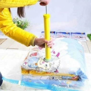 Bộ 8 túi hút chân không đựng chăn màn, quần áo kèm bơm tay - giảm giá 160k