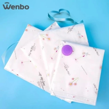 Bộ 8 túi hút chân không đựng chăn màn, quần áo kèm bơm tay - giảm giá 160k