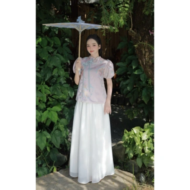 Bộ áo gấm hoa Tisora tay phồng đính hoa + chân váy Set Tết sang trọng, chỉ 442k