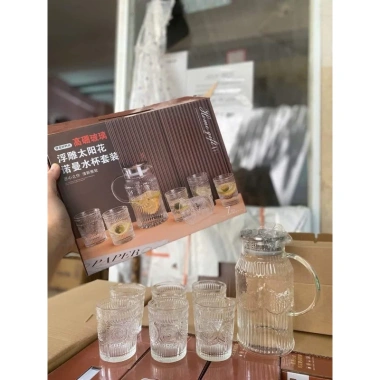 Bộ bình cốc thuỷ tinh Hoa Mặt Trời cao cấp - Thiết kế sang trọng, bền đẹp, giảm giá đặc biệt 89.000₫