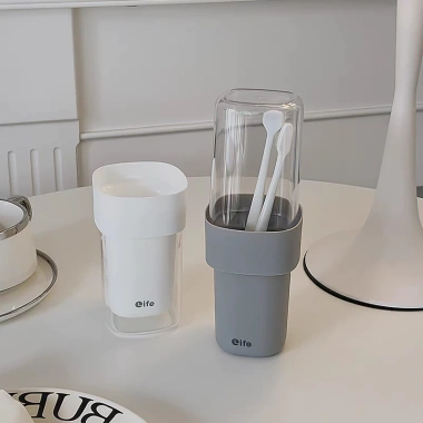 Bộ cốc du lịch đa năng: nước súc miệng, bàn chải, rửa - Giá 33.000 VND 5 Bộ cốc du lịch đa năng: nước súc miệng, bàn chải, rửa - Giá 33.000 VND 5
