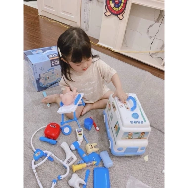 Bộ đồ chơi Bác Sĩ 30 chi tiết - Xe cứu thương cỡ lớn có đèn nhạc, giá ưu đãi 235.000₫