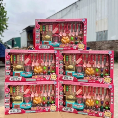 Bộ đồ chơi nấu ăn HT Toys có máy xay sinh tố cho bé - Giá ưu đãi 194.040₫