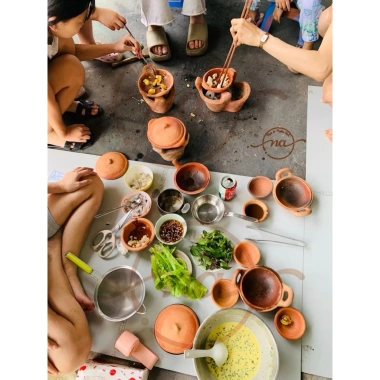 Bộ đồ chơi nấu ăn mini Đất nung kèm đũa tre - Giá 100.000đ cho bé chơi nhà chòi 5 Bộ đồ chơi nấu ăn mini Đất nung kèm đũa tre - Giá 100.000đ cho bé chơi nhà chòi 5