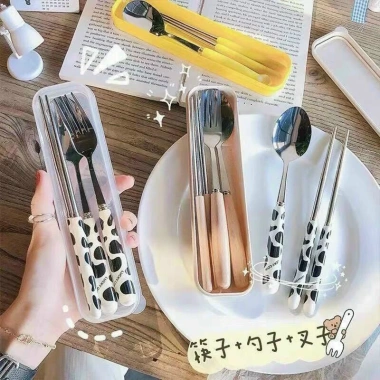 Bộ Đũa Muỗng Nĩa Inox hộp tiện lợi du lịch - Giá 25.000đ, inox bền, nhẹ, an toàn