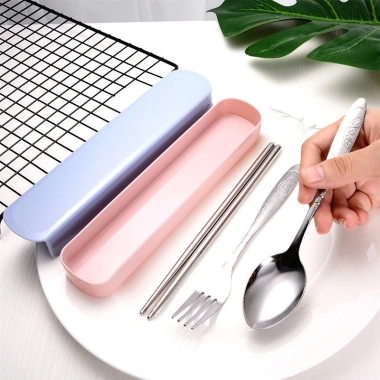 Bộ Đũa Muỗng Nĩa Inox hộp tiện lợi du lịch - Giá 25.000đ, inox bền, nhẹ, an toàn