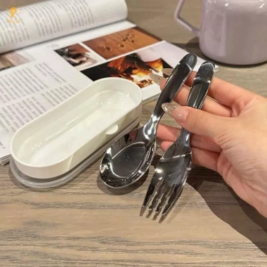 Bộ dụng cụ trẻ em 2 trong 1 di động - Nĩa thìa thép không gỉ, hộp du lịch, phù hợp bé mới biết đi - Quà tặng 4