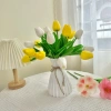 Bó hoa tulip 20 bông và bình nhựa BÓ MẠ - Trang trí nhà, decor chụp ảnh, giá ưu 2