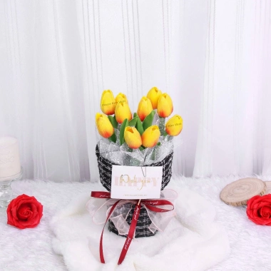 Bó Hoa Tulip Decor Kim Vinh Nhiều Màu Dễ Thương Kèm Thiệp – Sinh Nhật 129.000₫