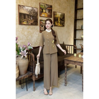 Bộ lam pháp phục đi chùa lụa vân mềm nhẹ, thiết kế trang nghiêm, size 40‑75kg, 219.000₫ 4 Bộ lam pháp phục đi chùa lụa vân mềm nhẹ, thiết kế trang nghiêm, size 40‑75kg, 219.000₫ 4