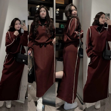 Bộ nỉ nữ thu đông áo sweater croptop cổ polo và chân váy suông dài đỏ line trắng Fizano HCOM3.640