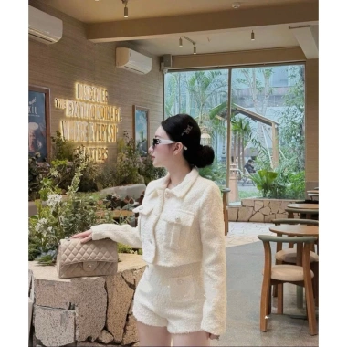 Bộ Quần Áo Dạ Tweed Đỏ Đô Thiết Sang Trọng - Đi Tiệc Tết, Giá Ưu Đãi 110.880₫ 3