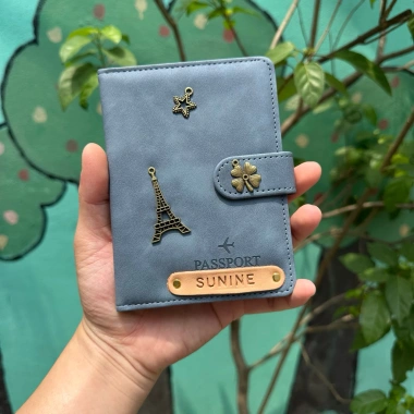 Bọc hộ chiếu xanh xám pastel, quai gài, gắn tên, charm cá tính, ngăn thẻ SIM 139k 3