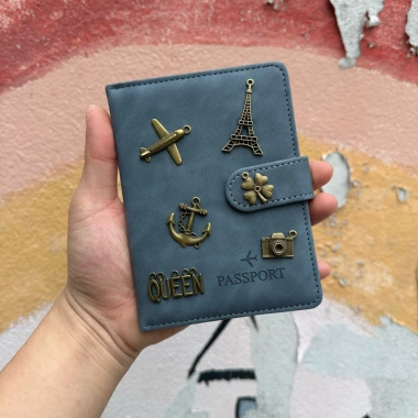 Bọc hộ chiếu xanh xám pastel, quai gài, gắn tên, charm cá tính, ngăn thẻ SIM 139k 6