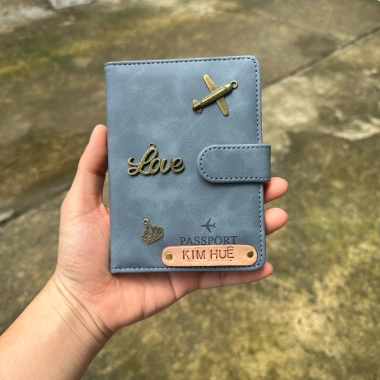 Bọc hộ chiếu xanh xám pastel, quai gài, gắn tên, charm cá tính, ngăn thẻ SIM 139k 7