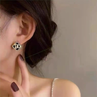 Bông Tai 925 Hình Vuông Đính Kim Cương Nhân Tạo Phong Cách Hàn Quốc Nữ 29,865đ