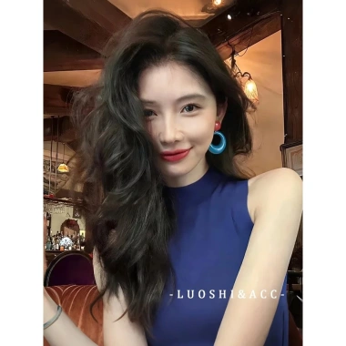 Bông tai Hồng Kông cao cấp màu xanh-đỏ contrast - thiết kế thời trang, giá ưu đãi 3