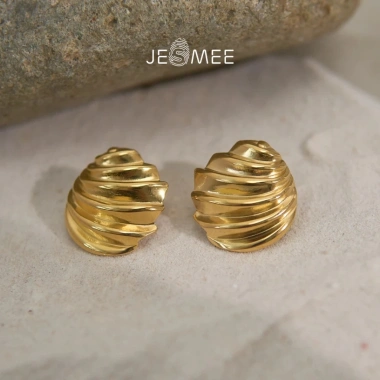 Bông tai nữ mạ vàng Plissé Jesmee - Khuyên tai xếp ly độc đáo, chỉ 289.000₫ 10