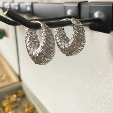 Bông tai nữ nhẹ sang trọng, phong cách lạnh, vàng 18K, tròn phóng đại - 94.600₫ 6