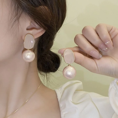 Bông tai nữ nhỏ gọn cá tính, phong cách Hàn Quốc, đa dạng kiểu dáng, chỉ 10.200đ